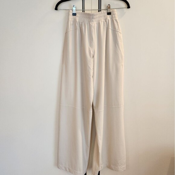 Lululemon Swift Mid-Rise Wide-Leg Pant in color bone size 2 new no tag - Picture 7 of 16